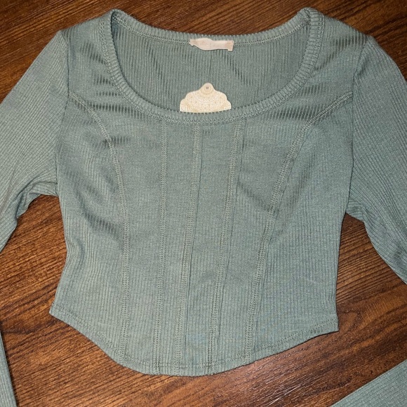 ⭐️NWT Altar'd State Green Ribbed Long Sleeve Corset Cropped Top Size S - Picture 2 of 12